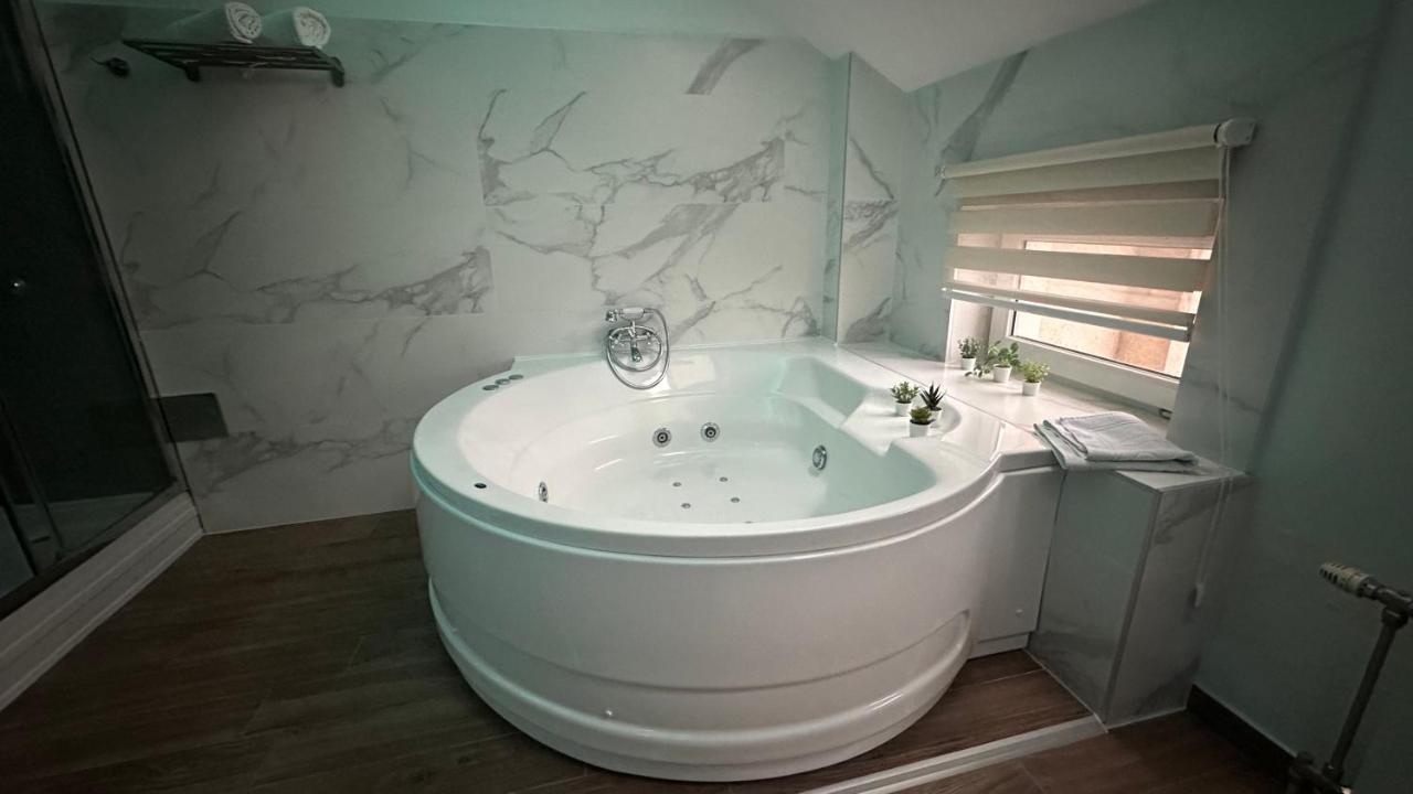 Seti Gorgeous Apartments With Jacuzzi Belgrado Exterior foto